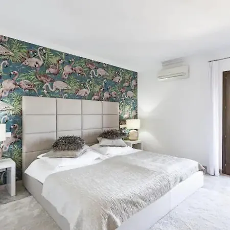 Apartment With A Dream View